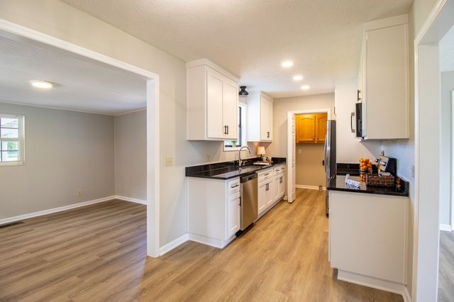 1656 Winding Way Cir, Gallatin, TN 37066