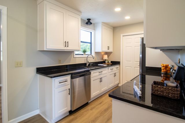 1656 Winding Way Cir, Gallatin, TN 37066