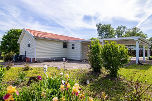1656 Winding Way Cir, Gallatin, TN 37066