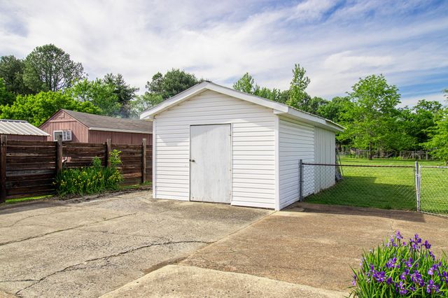 1656 Winding Way Cir, Gallatin, TN 37066