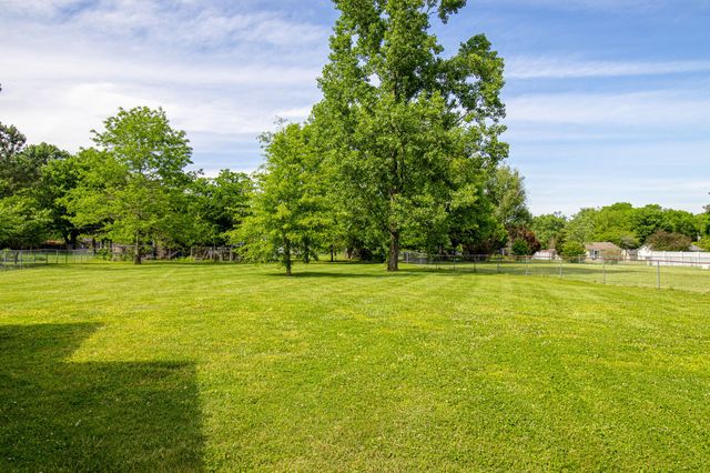 1656 Winding Way Cir, Gallatin, TN 37066