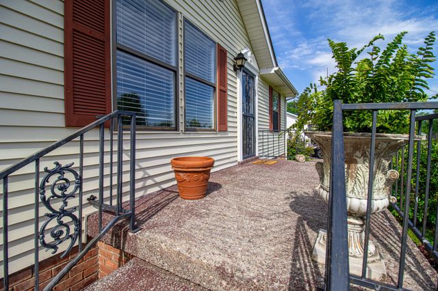 1656 Winding Way Cir, Gallatin, TN 37066