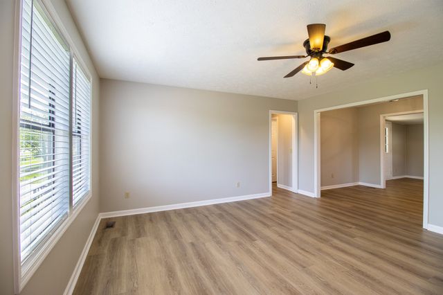 1656 Winding Way Cir, Gallatin, TN 37066