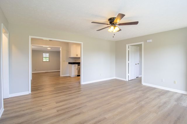 1656 Winding Way Cir, Gallatin, TN 37066