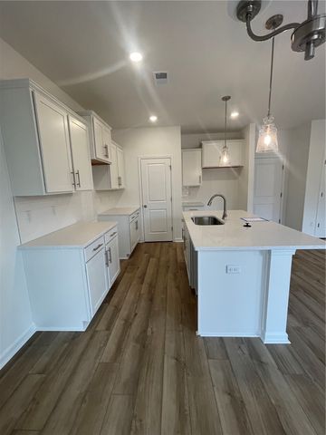 8 Gateway Drive, Central, SC 29630