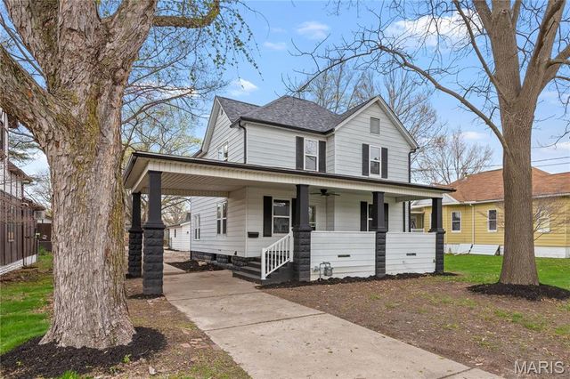 515 N Edwardsville Street, Staunton, IL 62088