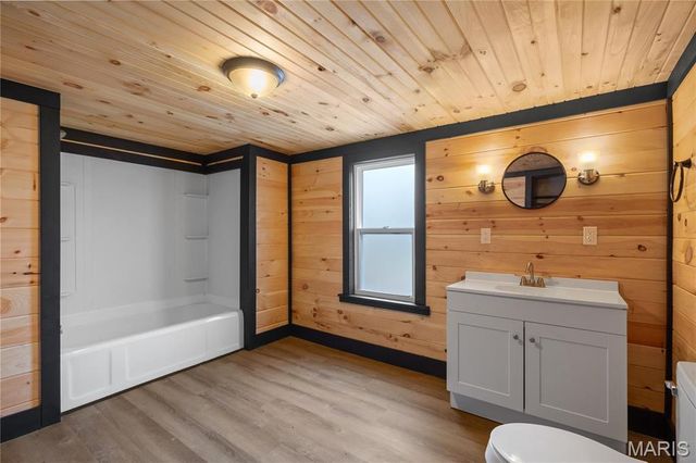 515 N Edwardsville Street, Staunton, IL 62088