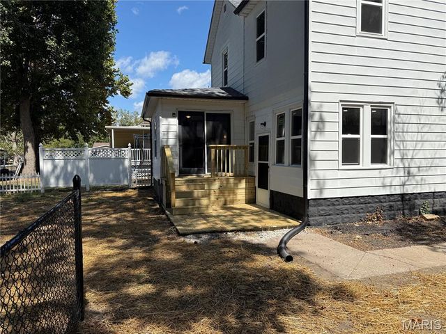 515 N Edwardsville Street, Staunton, IL 62088