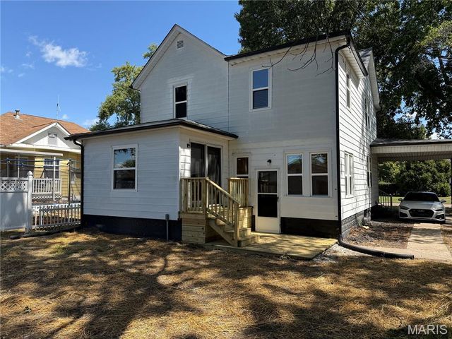 515 N Edwardsville Street, Staunton, IL 62088