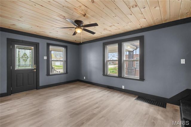 515 N Edwardsville Street, Staunton, IL 62088