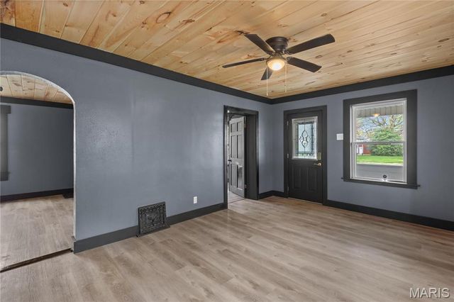 515 N Edwardsville Street, Staunton, IL 62088