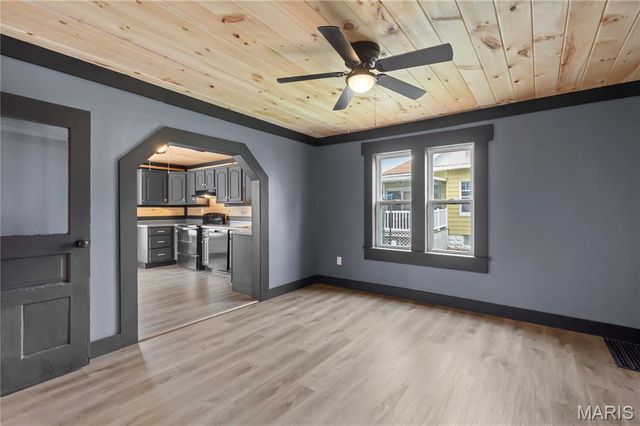 515 N Edwardsville Street, Staunton, IL 62088