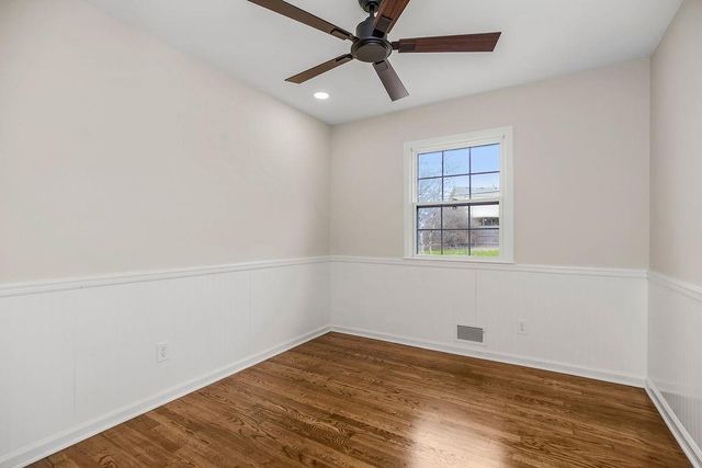 1402 SW Charleston Avenue W, Lee's Summit, MO 64081