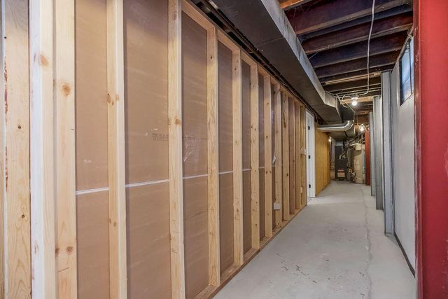 1402 SW Charleston Avenue W, Lee's Summit, MO 64081