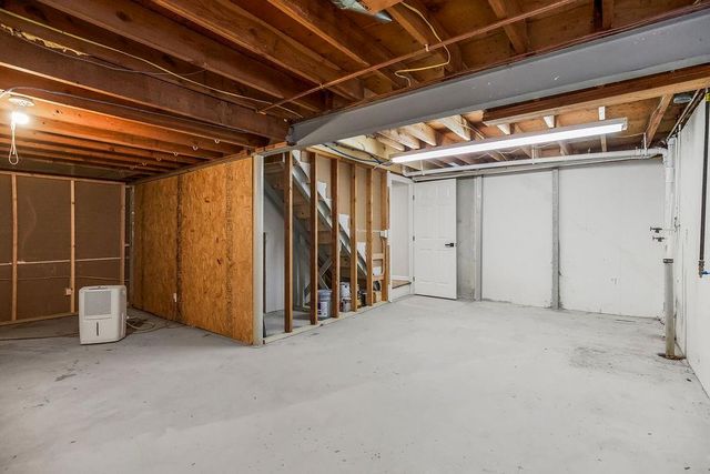 1402 SW Charleston Avenue W, Lee's Summit, MO 64081