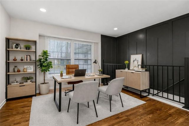 1402 SW Charleston Avenue W, Lee's Summit, MO 64081