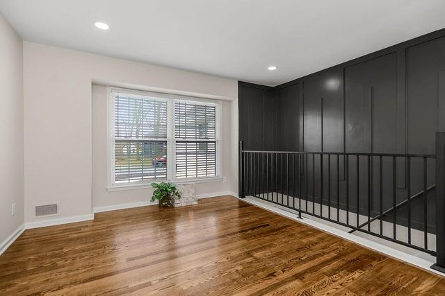 1402 SW Charleston Avenue W, Lee's Summit, MO 64081