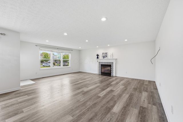 1158 Briarshore Way, Lewis Center, OH 43035