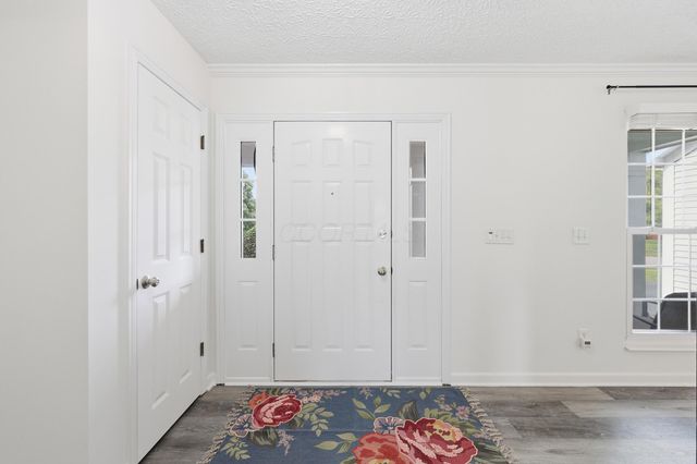 1158 Briarshore Way, Lewis Center, OH 43035