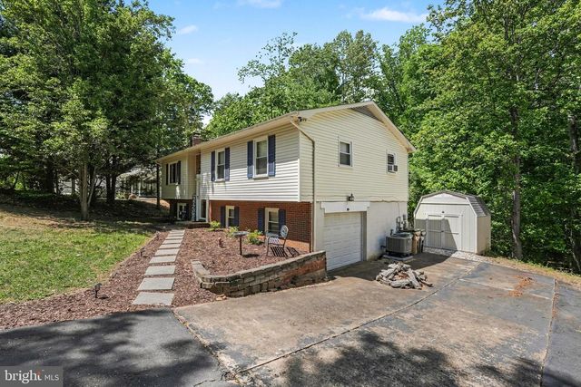 2008 WAVE DR, Stafford, VA 22554