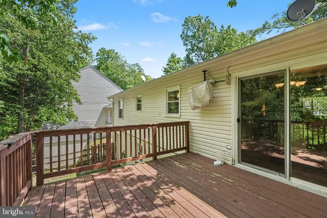 2008 WAVE DR, Stafford, VA 22554