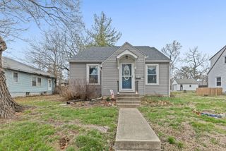 120 E Bennett Street, Salem, IL 62881