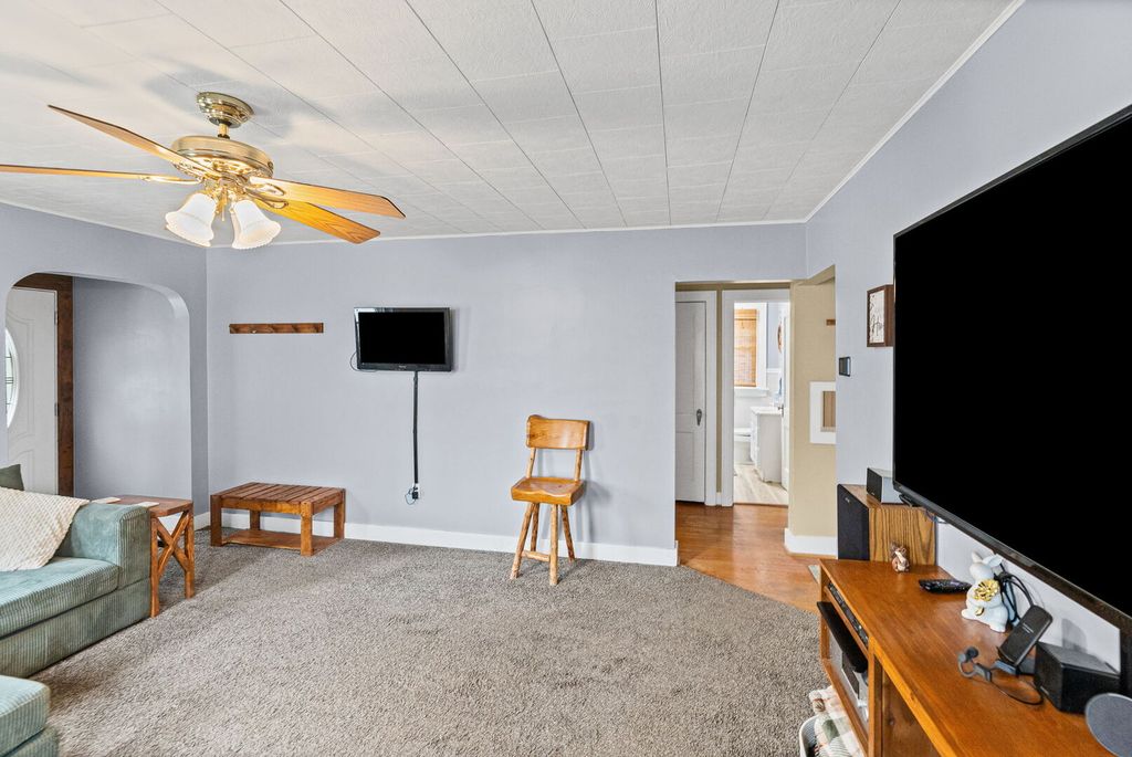 Image 12 of property listing at 120 E Bennett Street, Salem, IL 62881