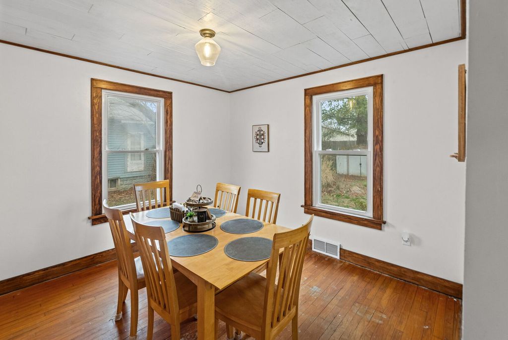 Image 16 of property listing at 120 E Bennett Street, Salem, IL 62881