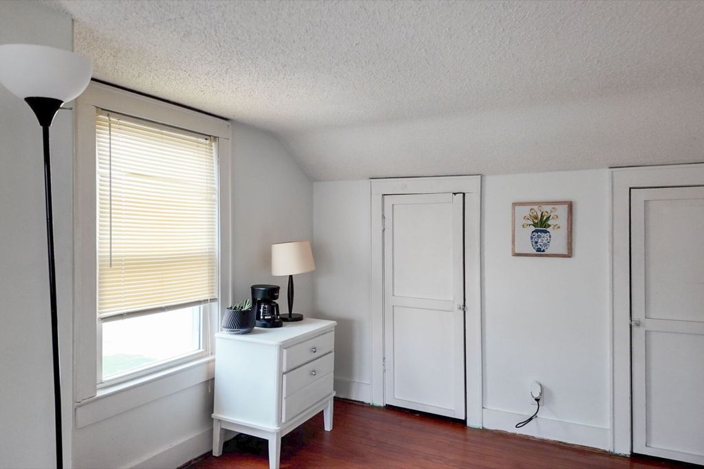 Image 23 of property listing at 120 E Bennett Street, Salem, IL 62881