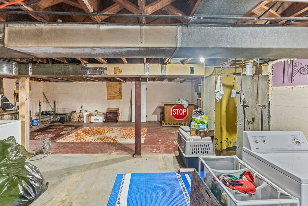 Image 28 of property listing at 120 E Bennett Street, Salem, IL 62881