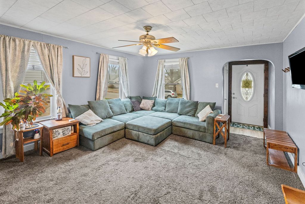 Image 10 of property listing at 120 E Bennett Street, Salem, IL 62881