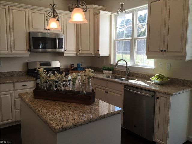 1000 Eleni CT, Chesapeake, VA 23322