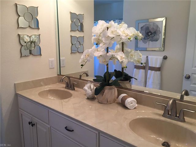 1000 Eleni CT, Chesapeake, VA 23322