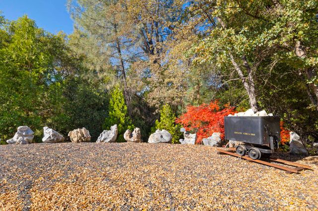 701 Old Bald Mountain Rd., Sonora, CA 95370