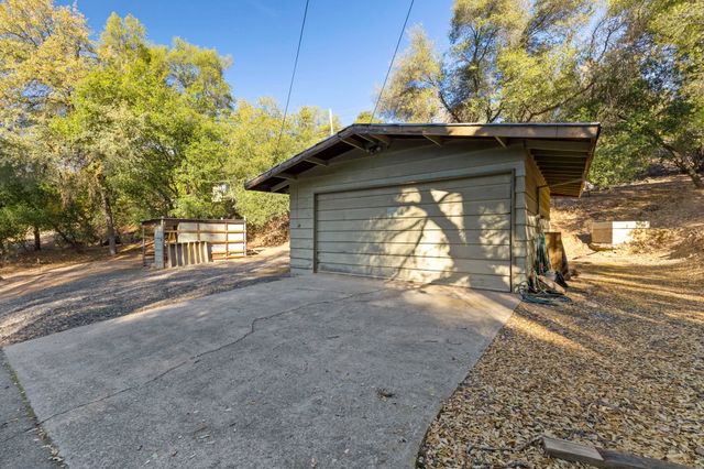 701 Old Bald Mountain Rd., Sonora, CA 95370