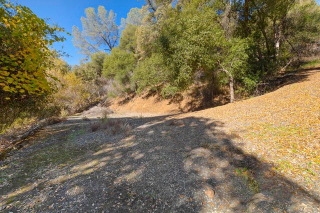701 Old Bald Mountain Rd., Sonora, CA 95370