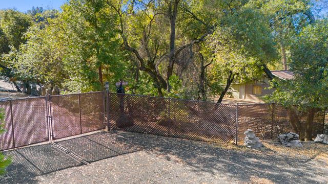 701 Old Bald Mountain Rd., Sonora, CA 95370