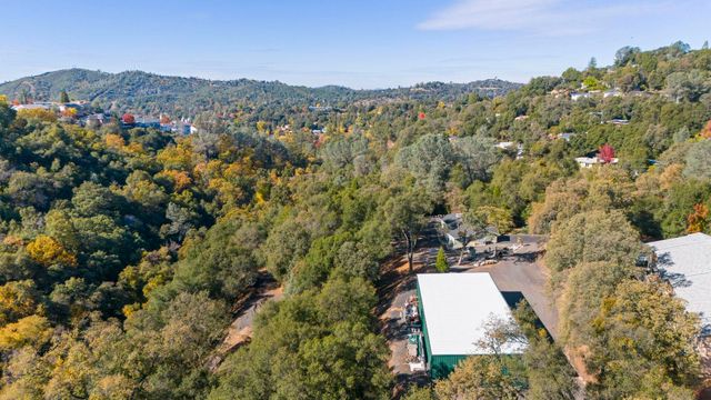 701 Old Bald Mountain Rd., Sonora, CA 95370