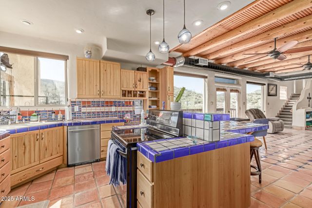 32150 S LISA Drive, Black Canyon City, AZ 85324