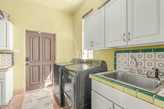 32150 S LISA Drive, Black Canyon City, AZ 85324