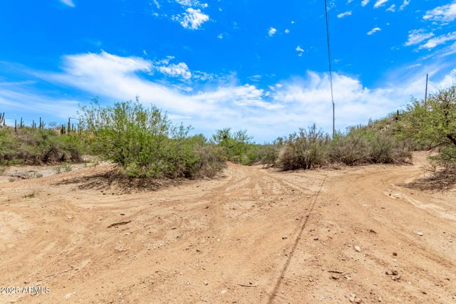 32150 S LISA Drive, Black Canyon City, AZ 85324
