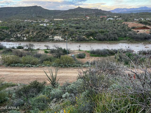 32150 S LISA Drive, Black Canyon City, AZ 85324