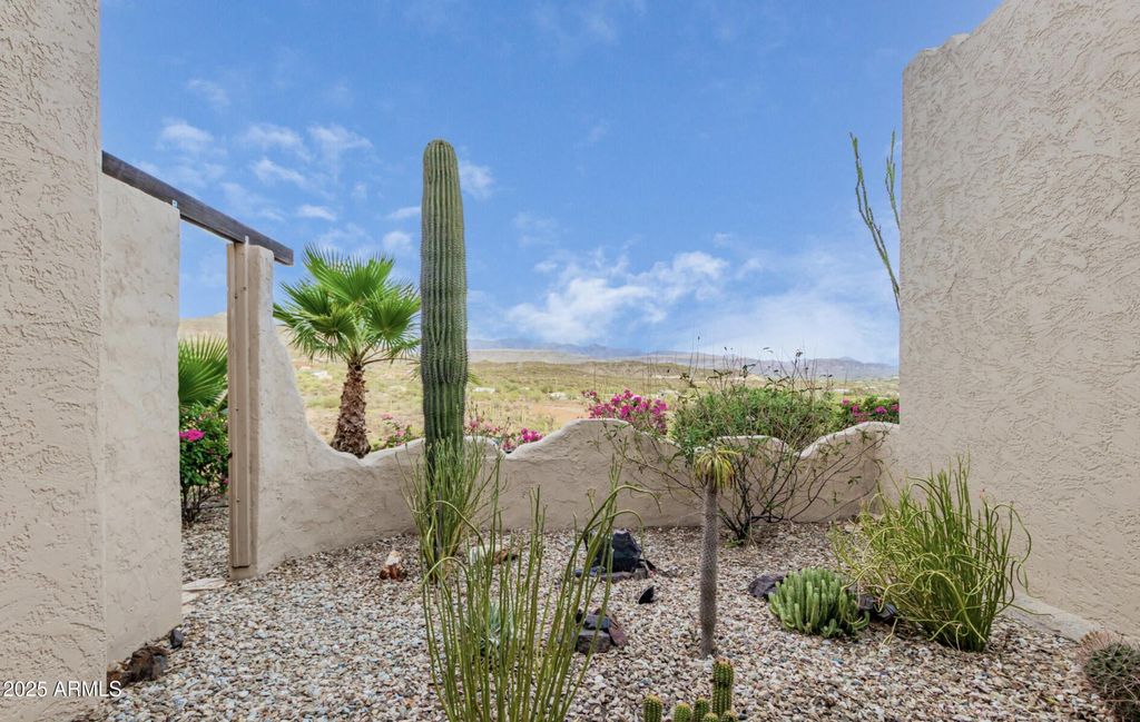 Image 16 of property listing at 32150 S LISA Drive, Black Canyon City, AZ 85324