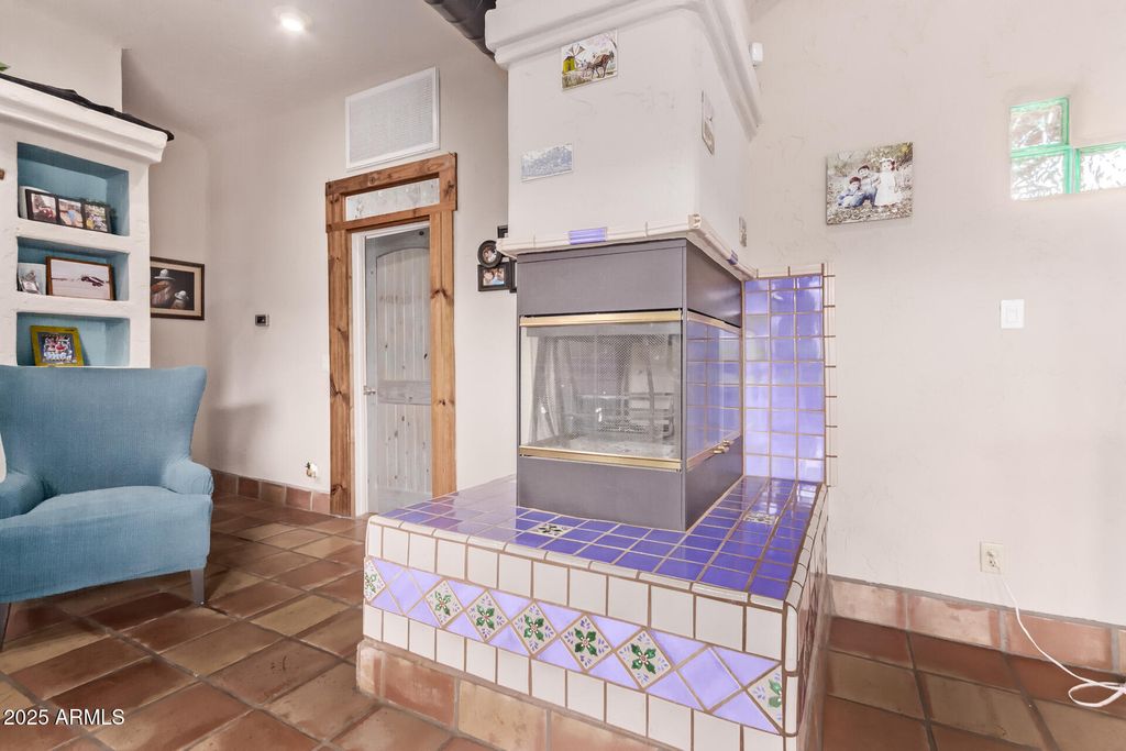 Image 23 of property listing at 32150 S LISA Drive, Black Canyon City, AZ 85324