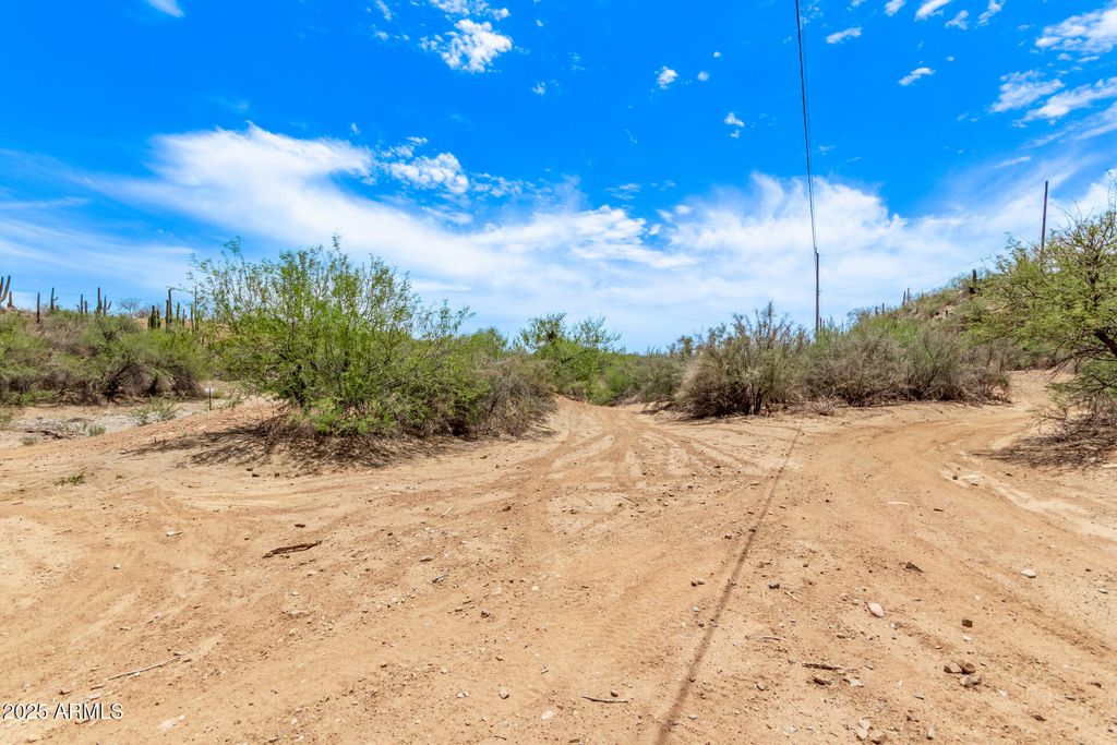 Image 71 of property listing at 32150 S LISA Drive, Black Canyon City, AZ 85324