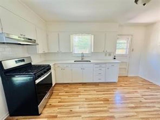 1015 W Sycamore Street, Sherman, TX 75092