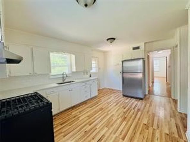 1015 W Sycamore Street, Sherman, TX 75092