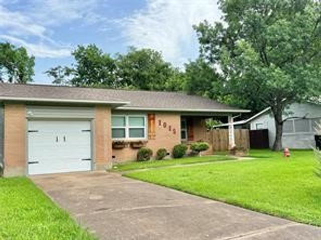 1015 W Sycamore Street, Sherman, TX 75092