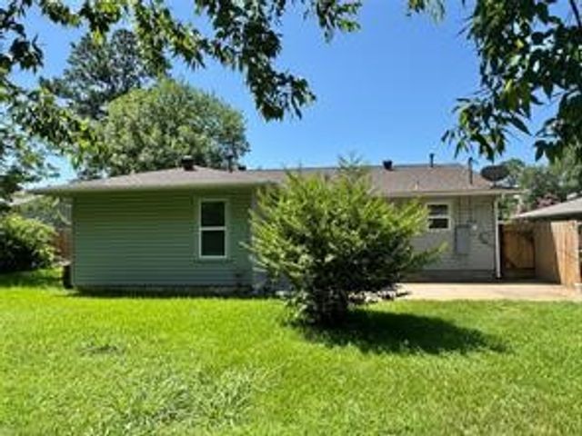 1015 W Sycamore Street, Sherman, TX 75092