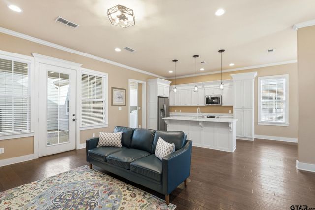 3942 Charleston Park, Tyler, TX 75701